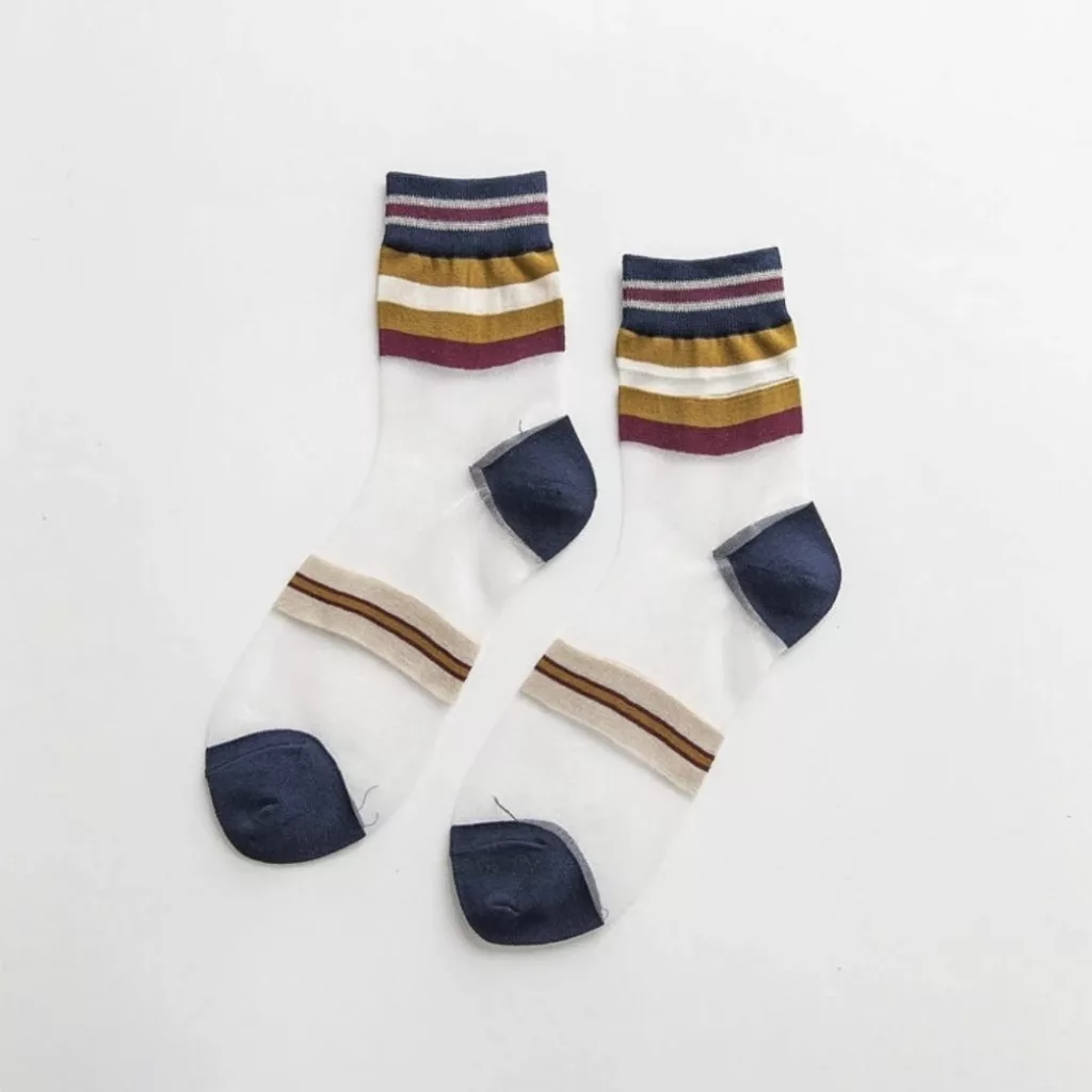 LES CHAUSSETTES ONT-ELLES ÉTÉ SOUS-ESTIMÉES DANS LE MONDE DE LA MODE - DEUXIÈME PARTIE (16)